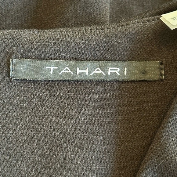TAHARI | Black Knee-Length Dress with Notched V-Neck, Size 4 - Picture 7 of 10